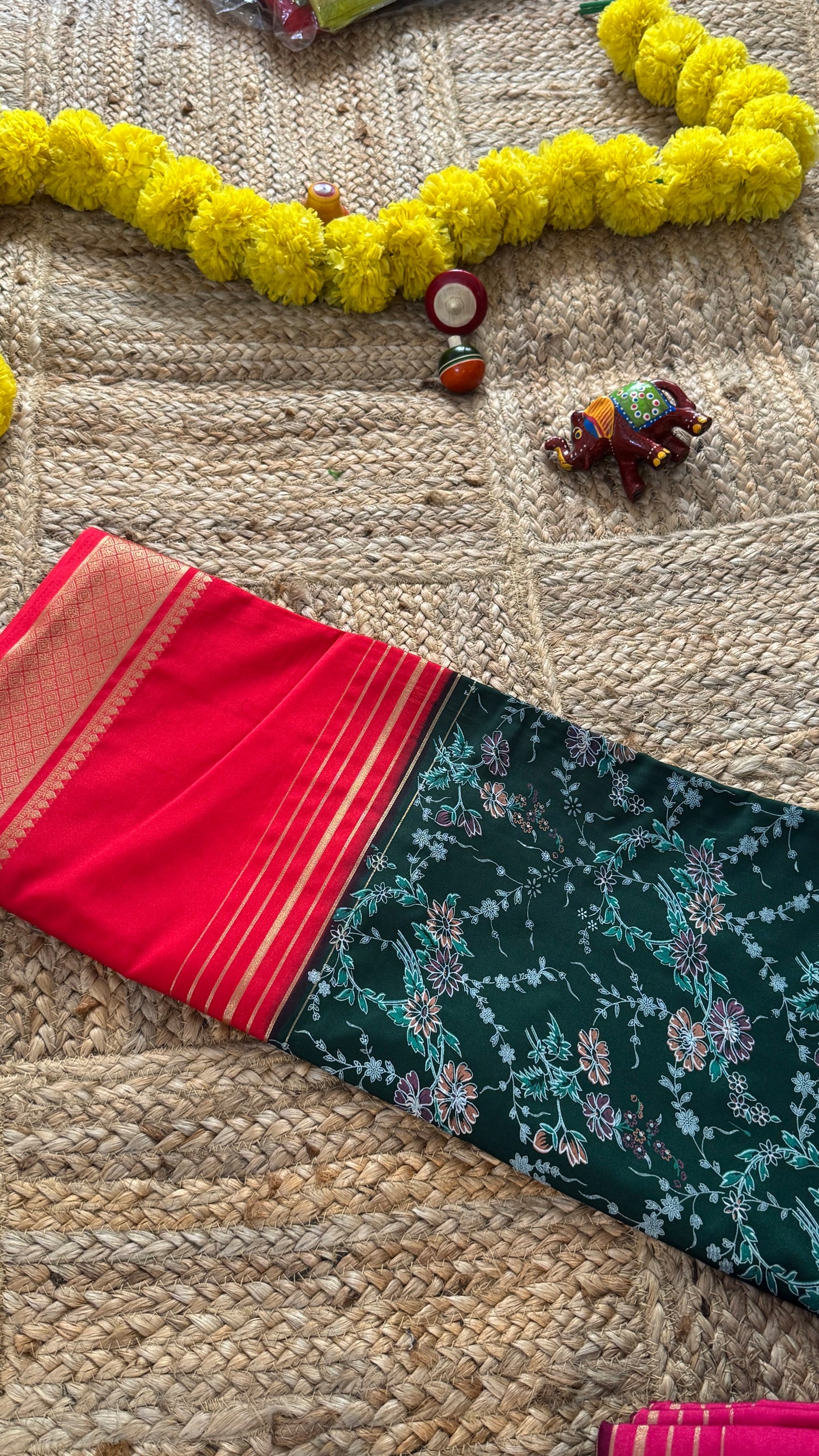 Digital Print 2D Saree - Green and Red