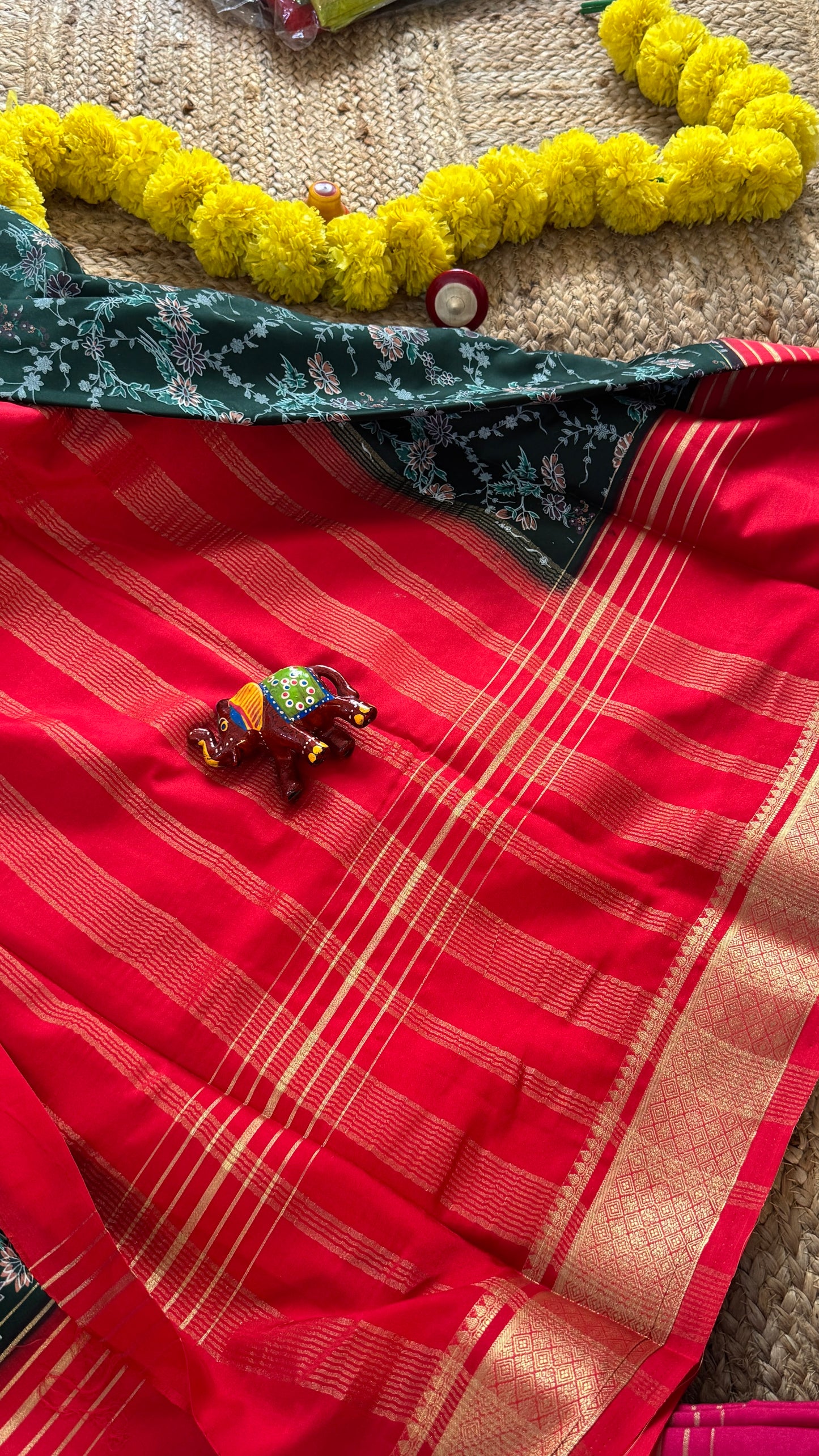 Digital Print 2D Saree - Green and Red
