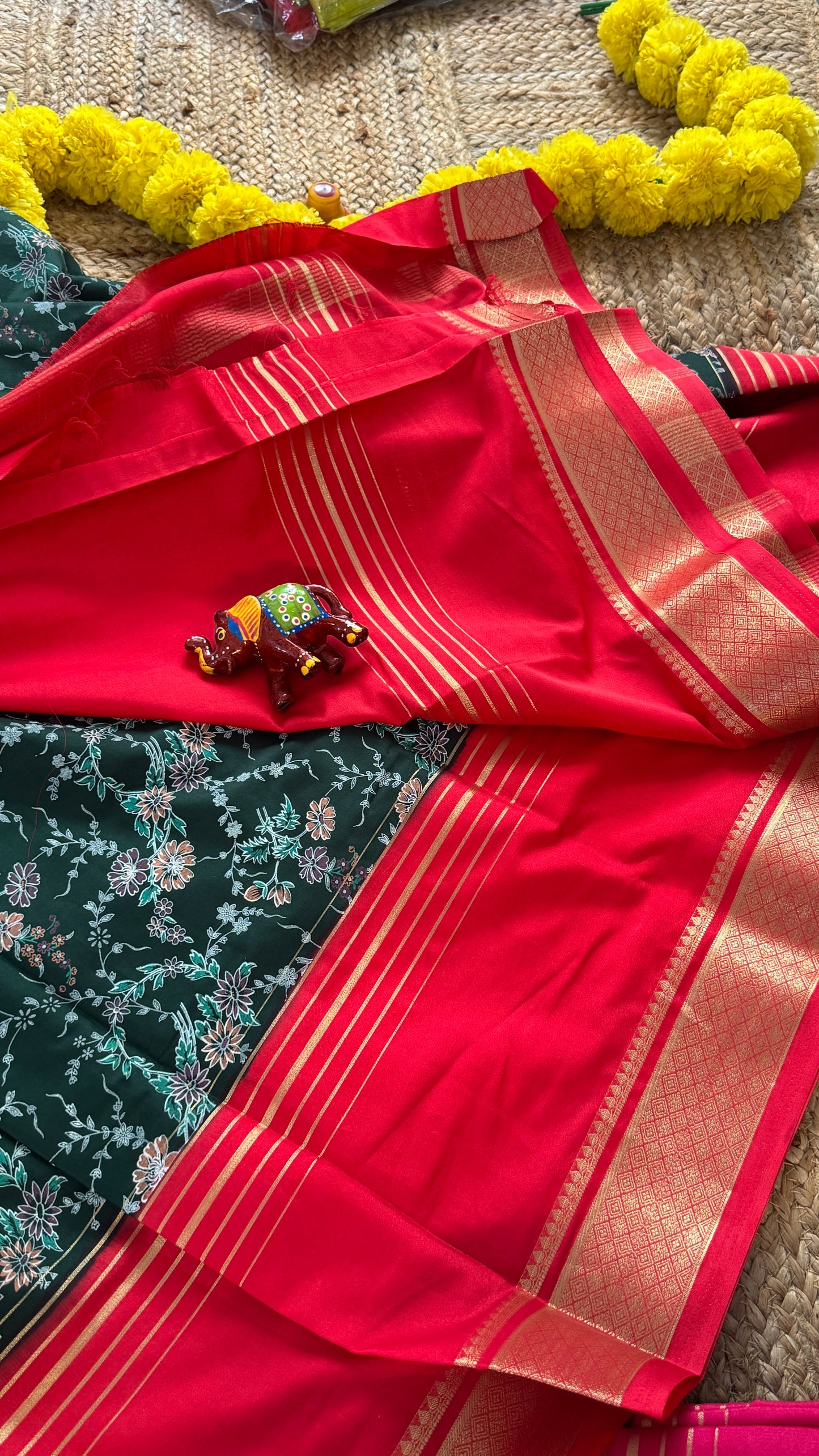 Digital Print 2D Saree - Green and Red