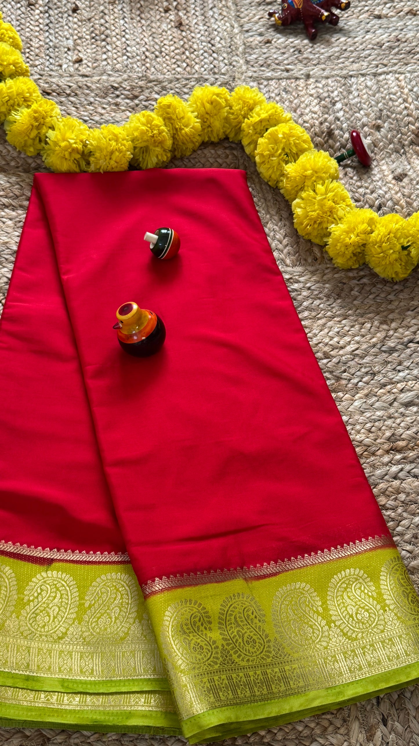 2D Saree with Mango Boarder - Red and Green