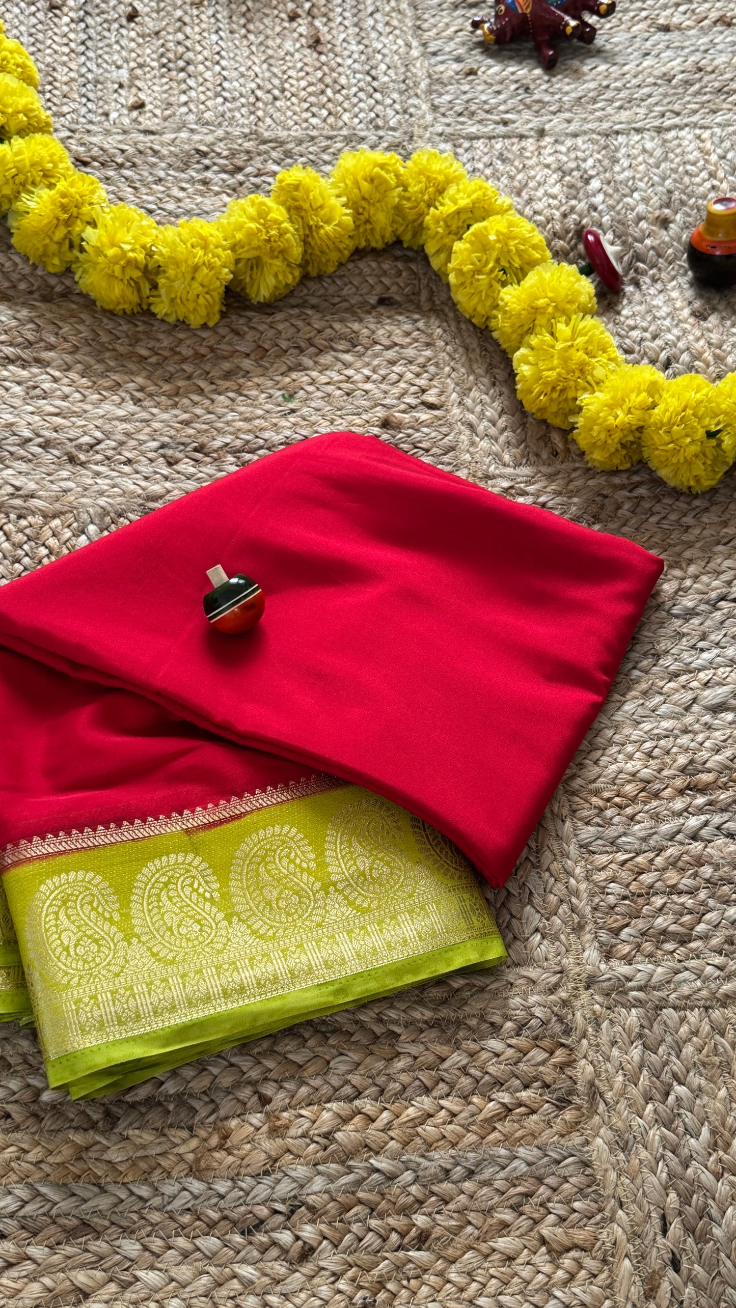 2D Saree with Mango Boarder - Red and Green