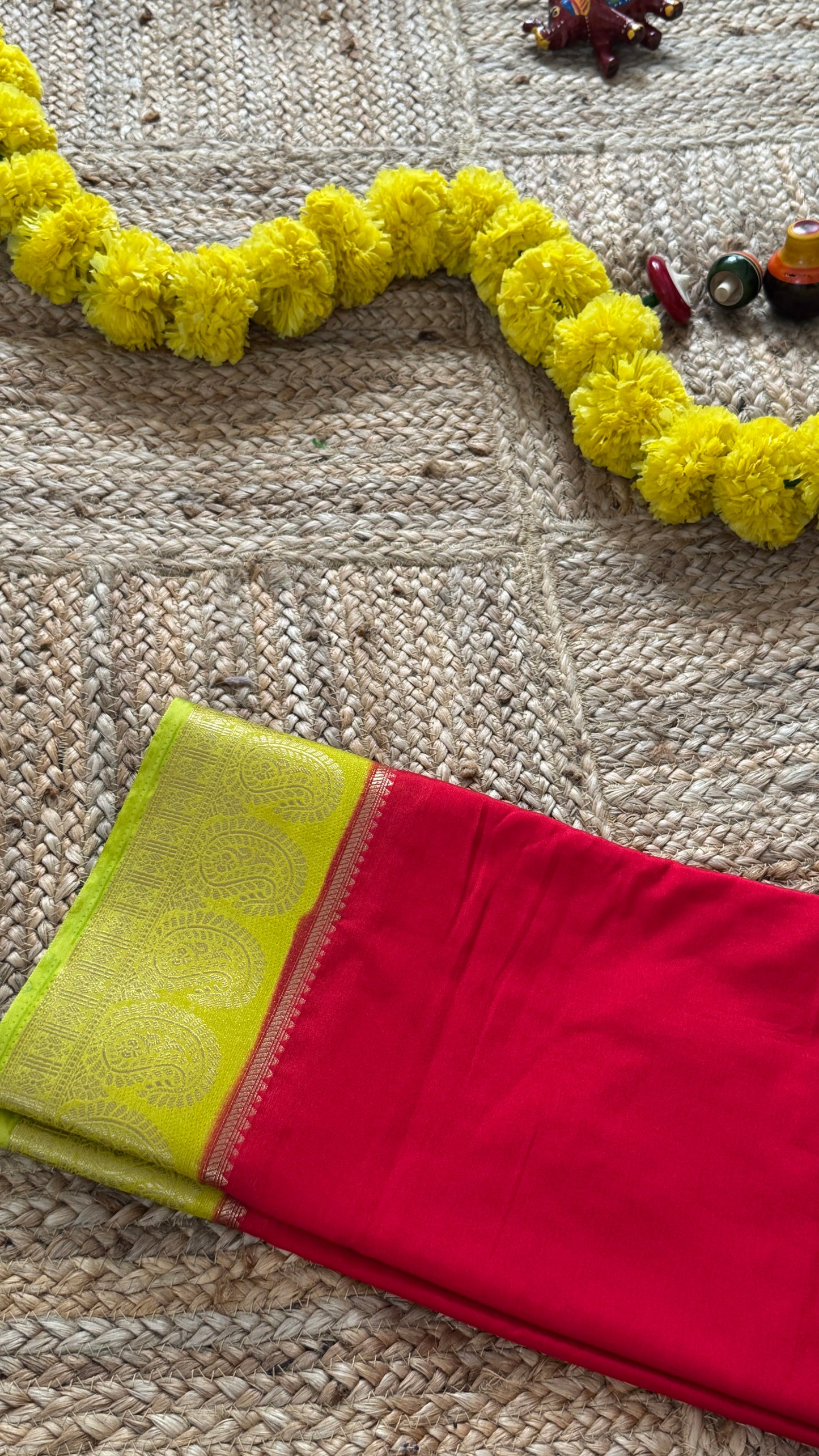 2D Saree with Mango Boarder - Red and Green