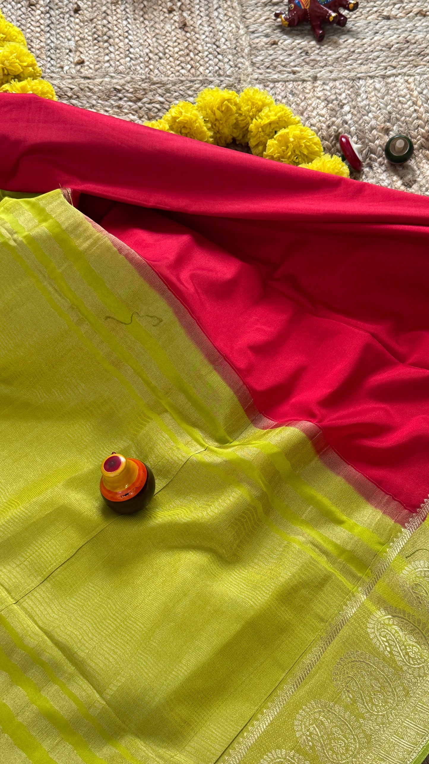 2D Saree with Mango Boarder - Red and Green