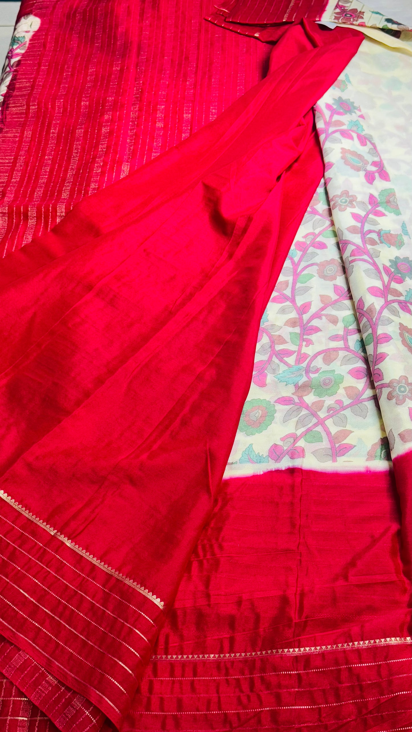 Semi Silk Sarees - Flower print Off white and red
