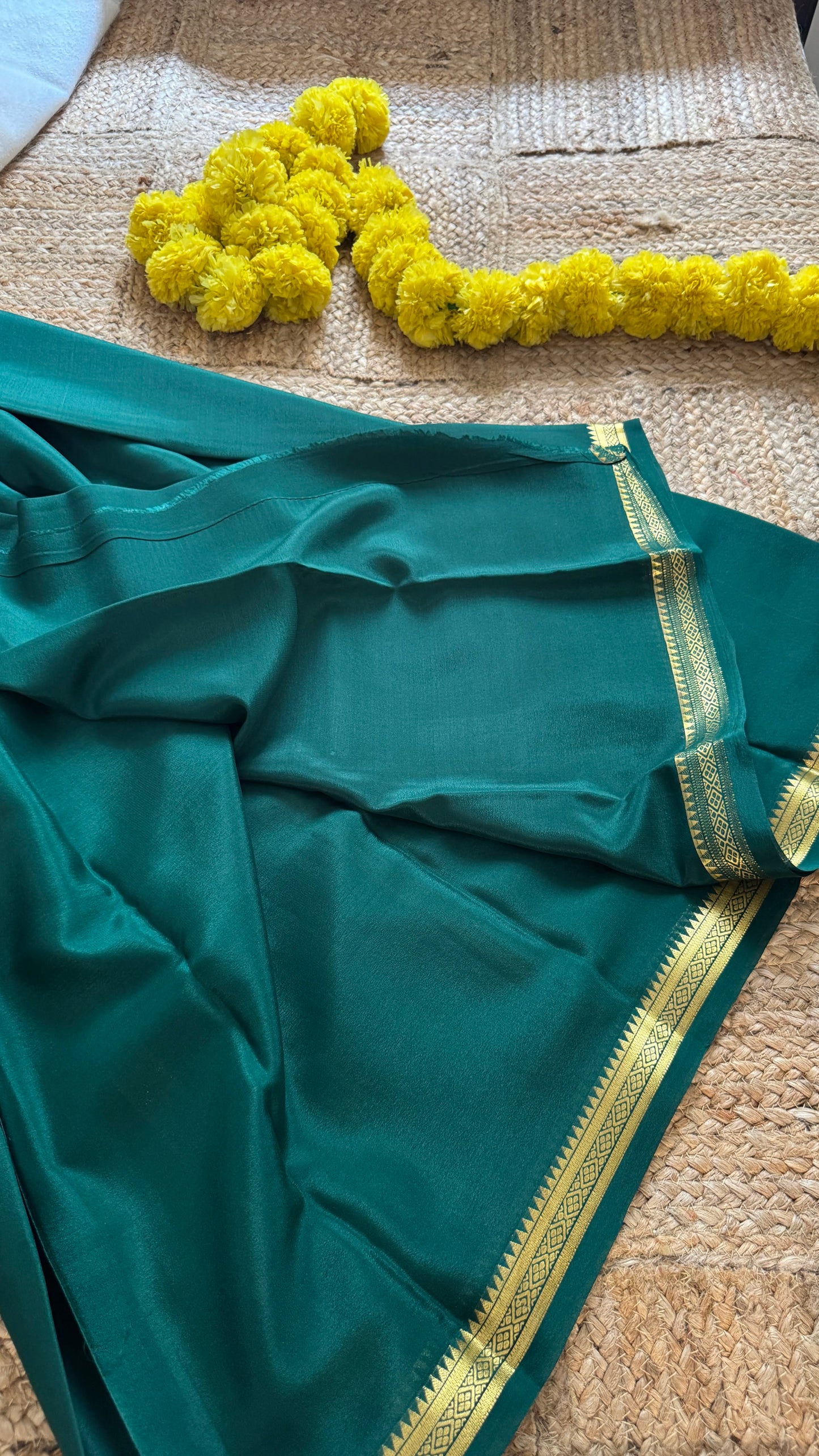 Mysore Silk Lite - Green with Small Boarder
