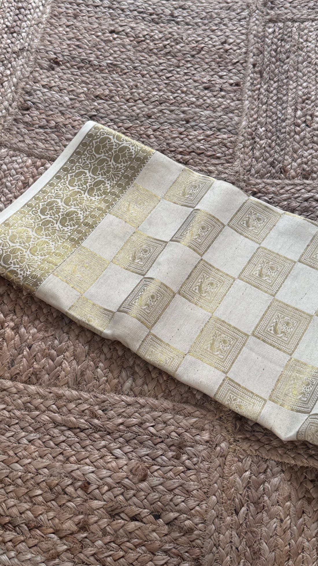 SIRI ROYAL | Mysore Silk Saree Rose Pink with Ivory White Gold Zari Border