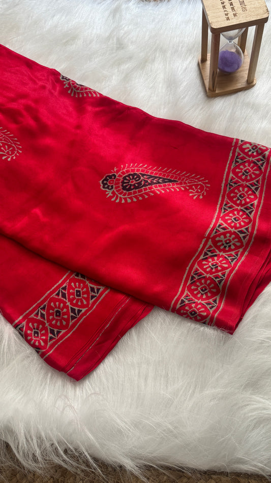 Navami Modal Silk Saree - Plain RED