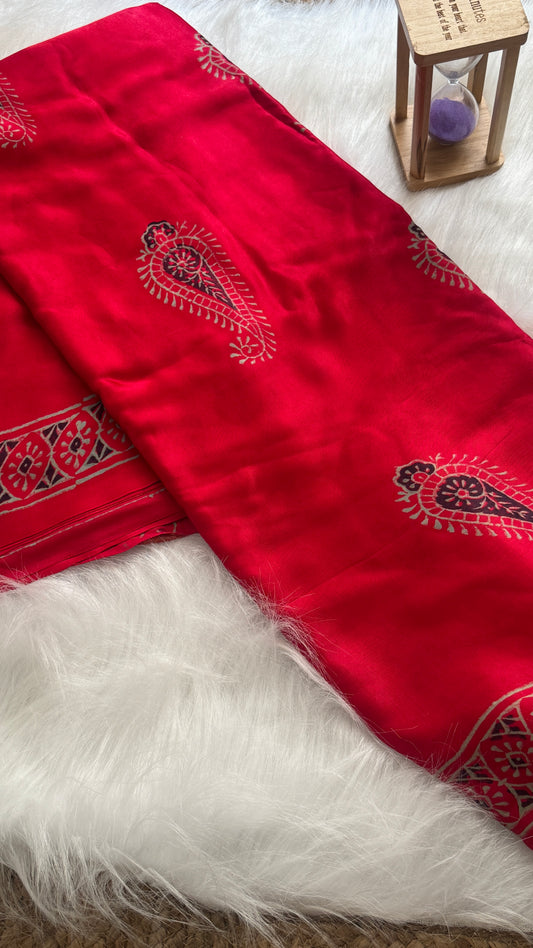 Navami Modal Silk Saree - Plain RED